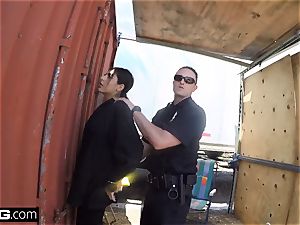 pulverize the Cops Latina dame caught sucking a cops trunk